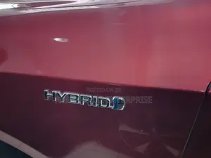 Toyota Crown 2016 Red