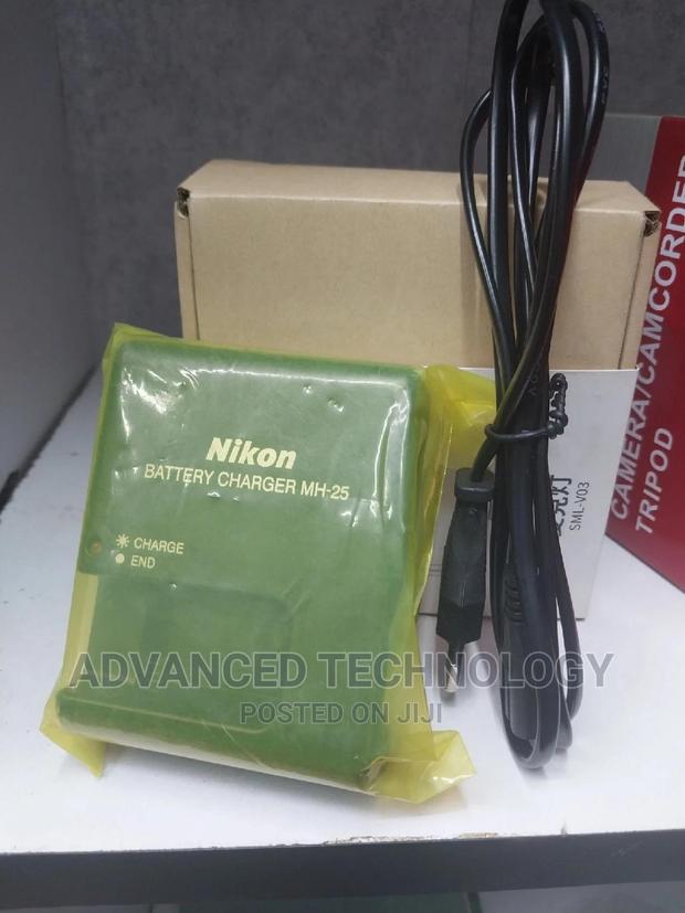 Nikon Mh-25 Battery Charger +Cable