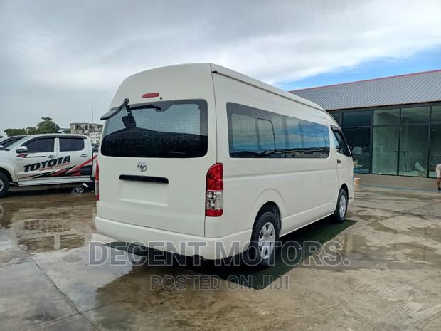 Toyota Coaster 2017 White - thumbnail 11