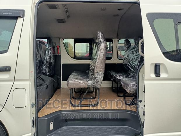 Toyota Coaster 2017 White - thumbnail 9