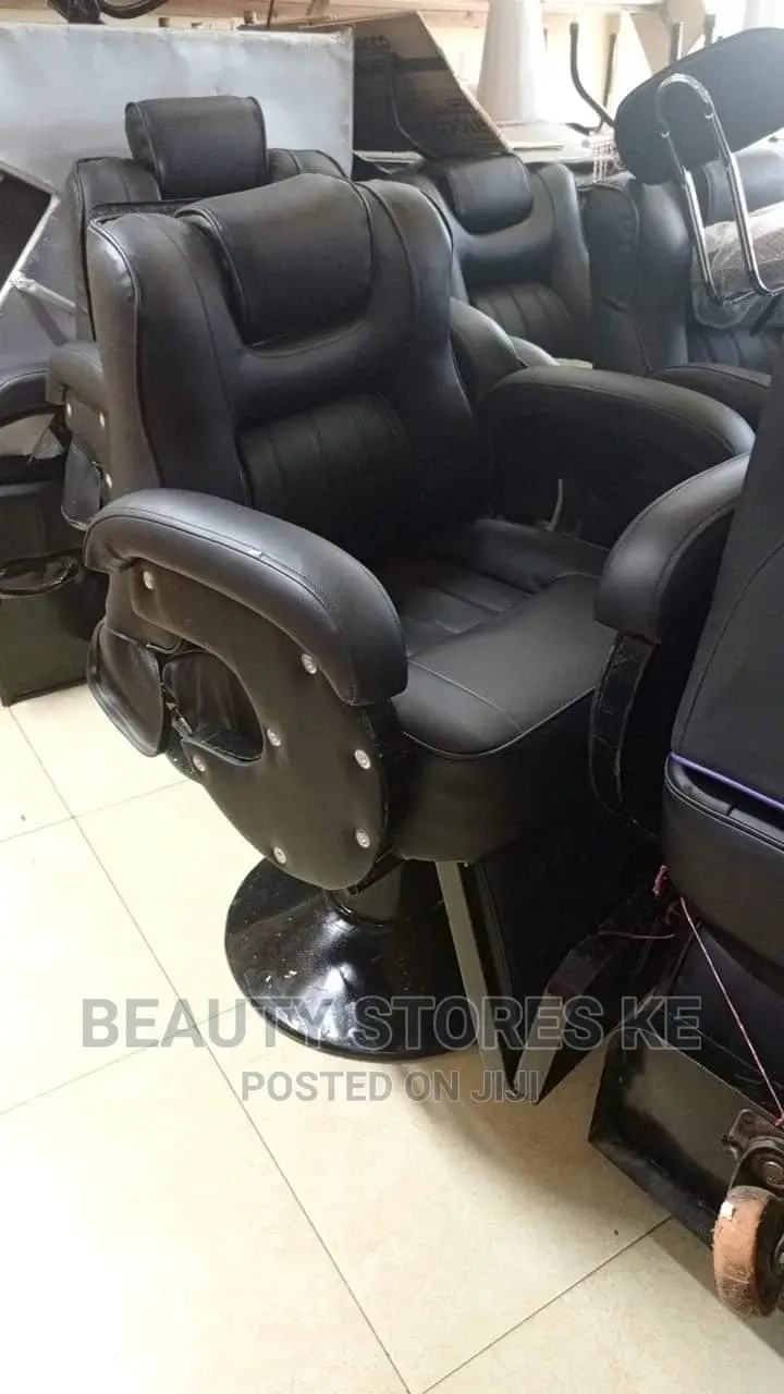Barber Chair/Barber Seat/Kinyozi Chair in Nairobi Central Salon