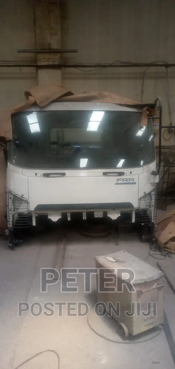 Isuzu FRR 90 Blue Power Cabin