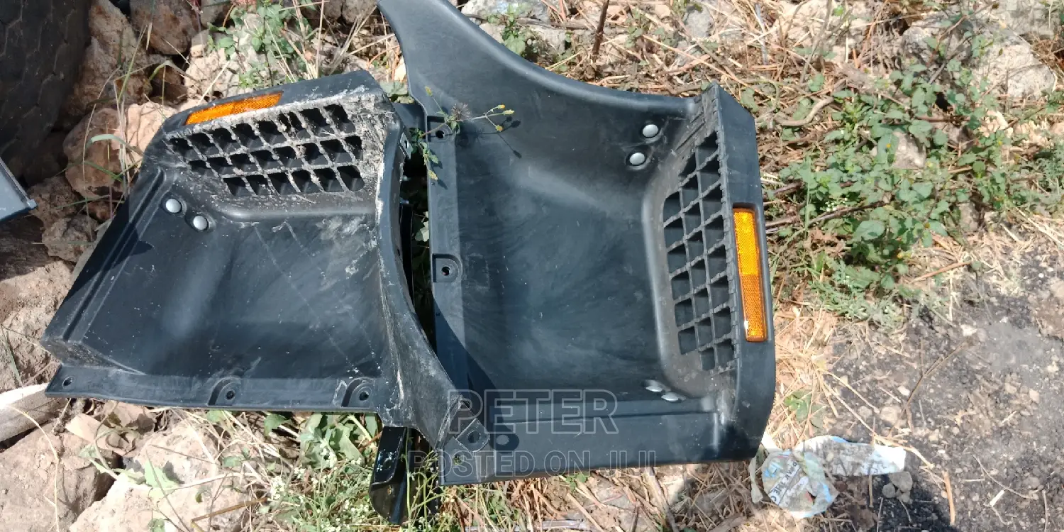 Isuzu FRR 90 Blue Power Cabin