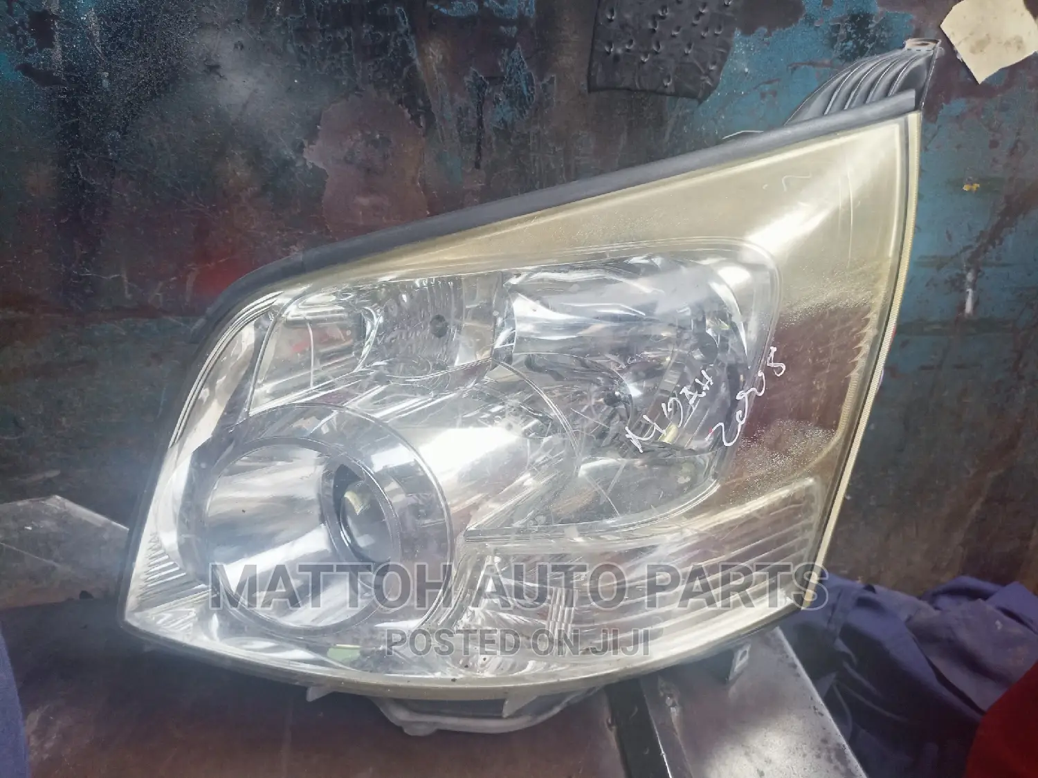 Head Light Noah 2009