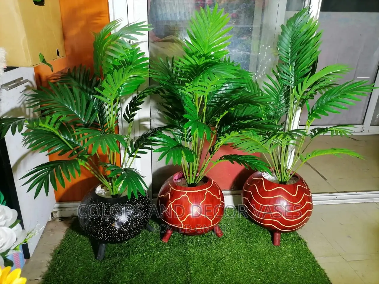 Calabash Home Decor With Artificial Palm Tree