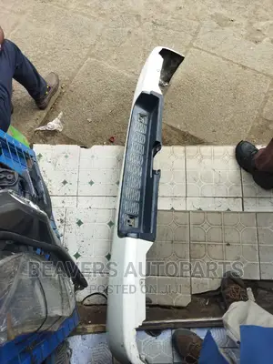 Toyota Hiace 7L Box Rear Bumper