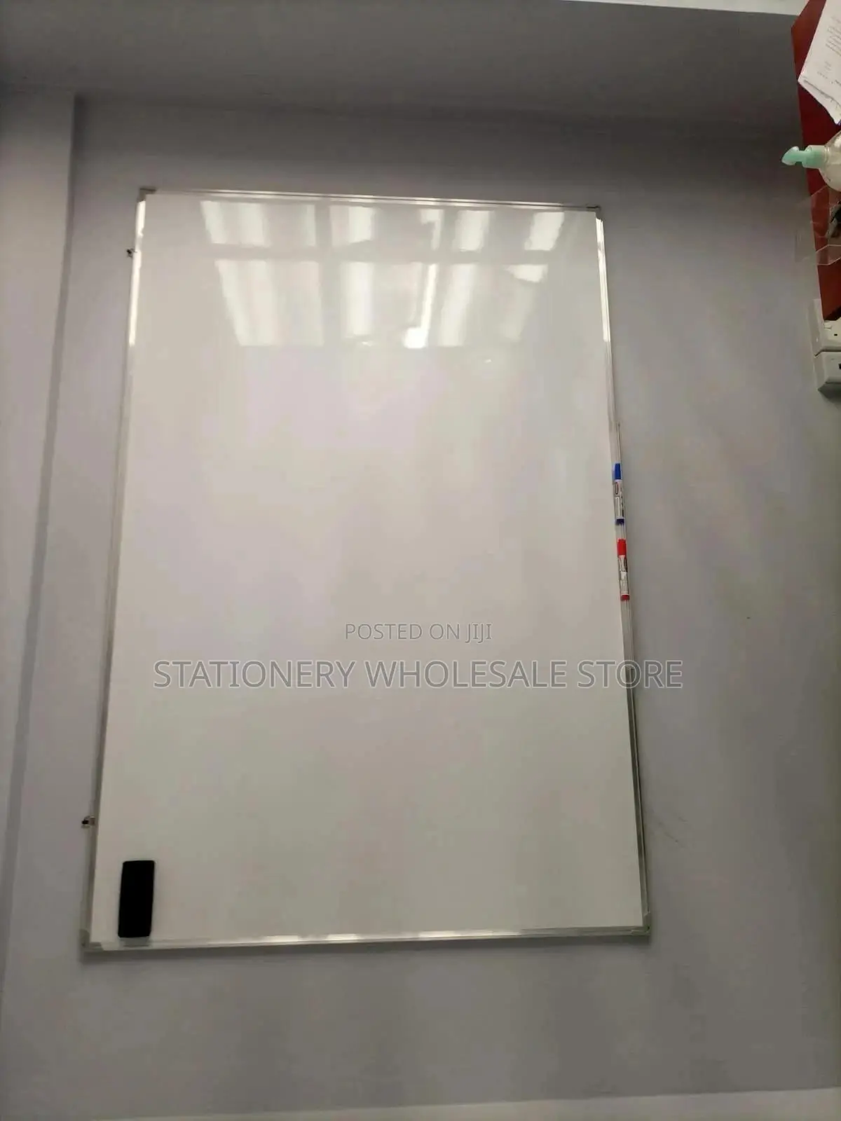 Magnetic Whiteboard 5ftx4ft for Office/School Use.