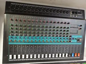 Powered Mixer 17 Channels Martin Audio √