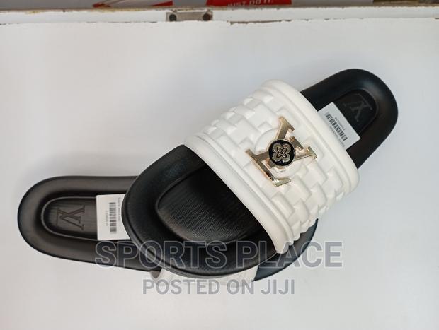 Louis Vuitton LV Monogram Slides - thumbnail 3