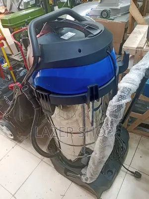 100L Premier Vacuum Cleaner