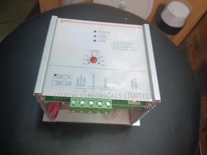 Battery Charger/Trickle Charger - main view