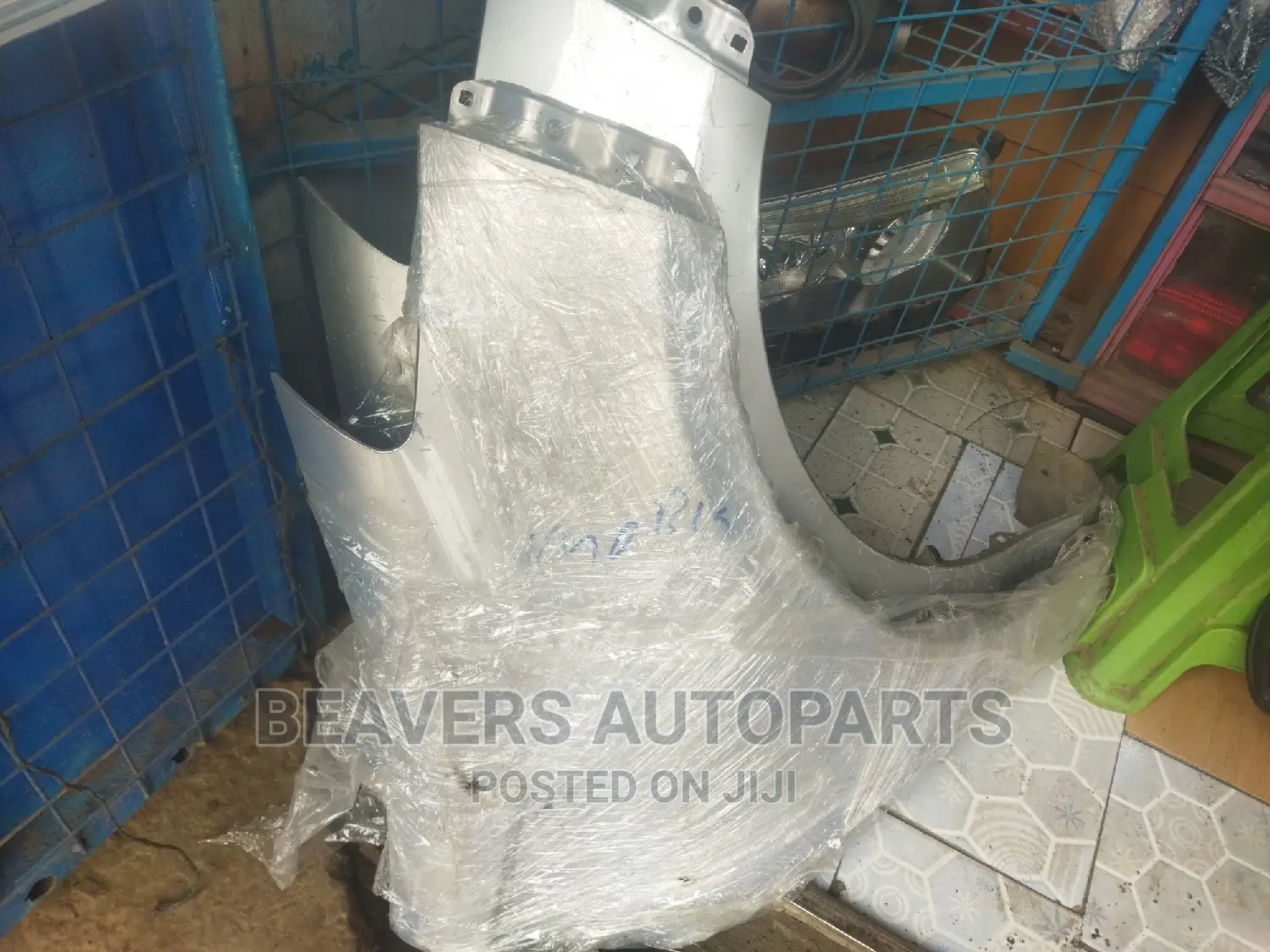 Vitz Jewela 2010-2013 Fender Wing