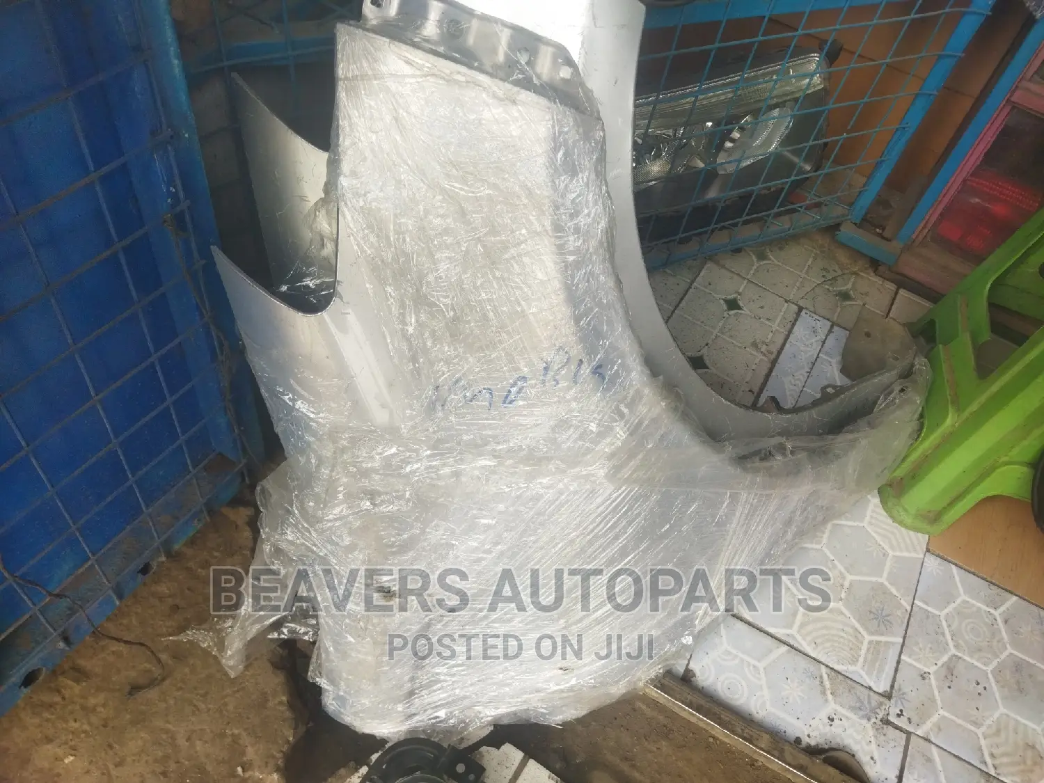 Vitz Jewela 2010-2013 Fender Wing