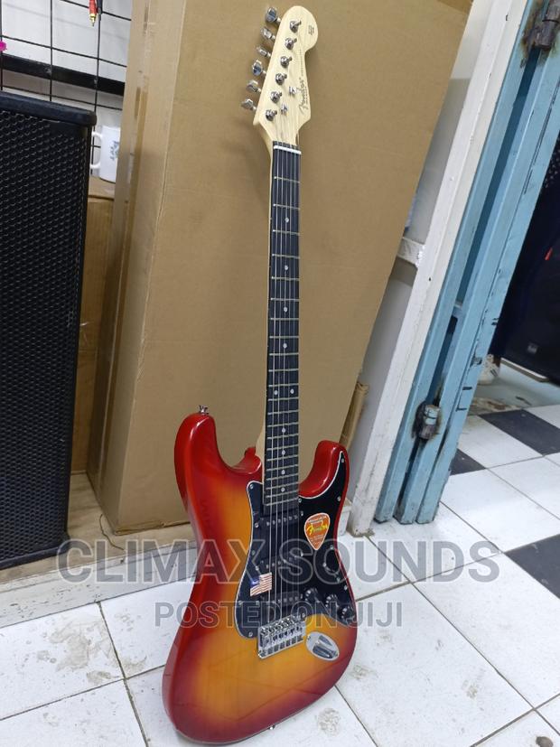 Electric Guitar Fender √ - main view