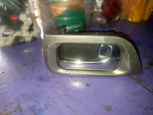 Inner Door Handle Nissan Sylphy and Other Assorted Vehicles