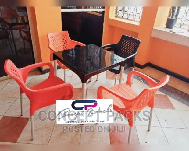 Garden / Resturant 4pc Arm Chair + Table Set. - main view