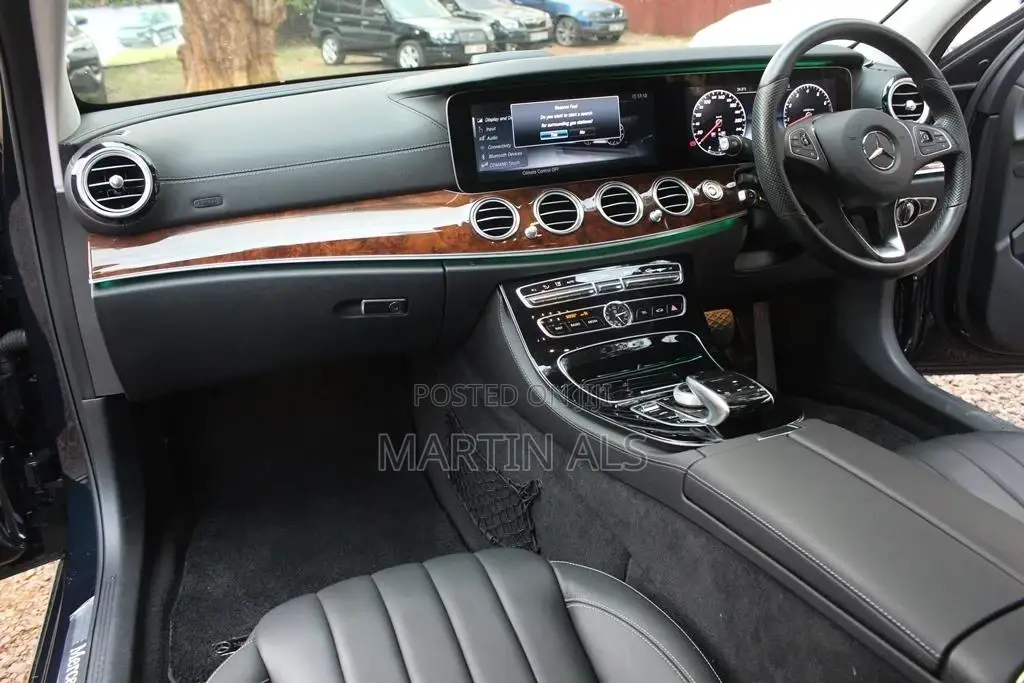 Mercedes-Benz E400 2017 Green