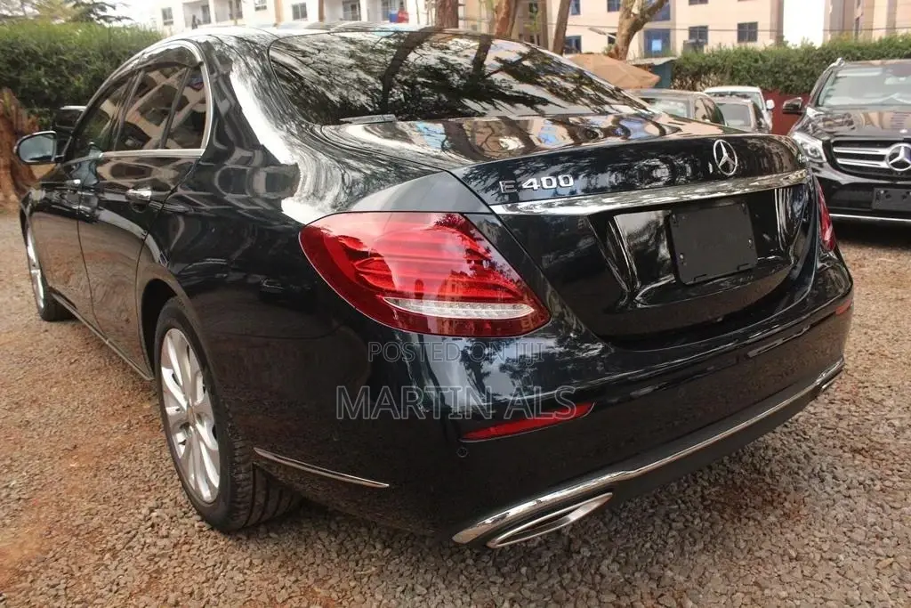 Mercedes-Benz E400 2017 Green