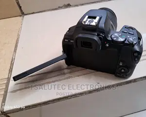 Canon 250D