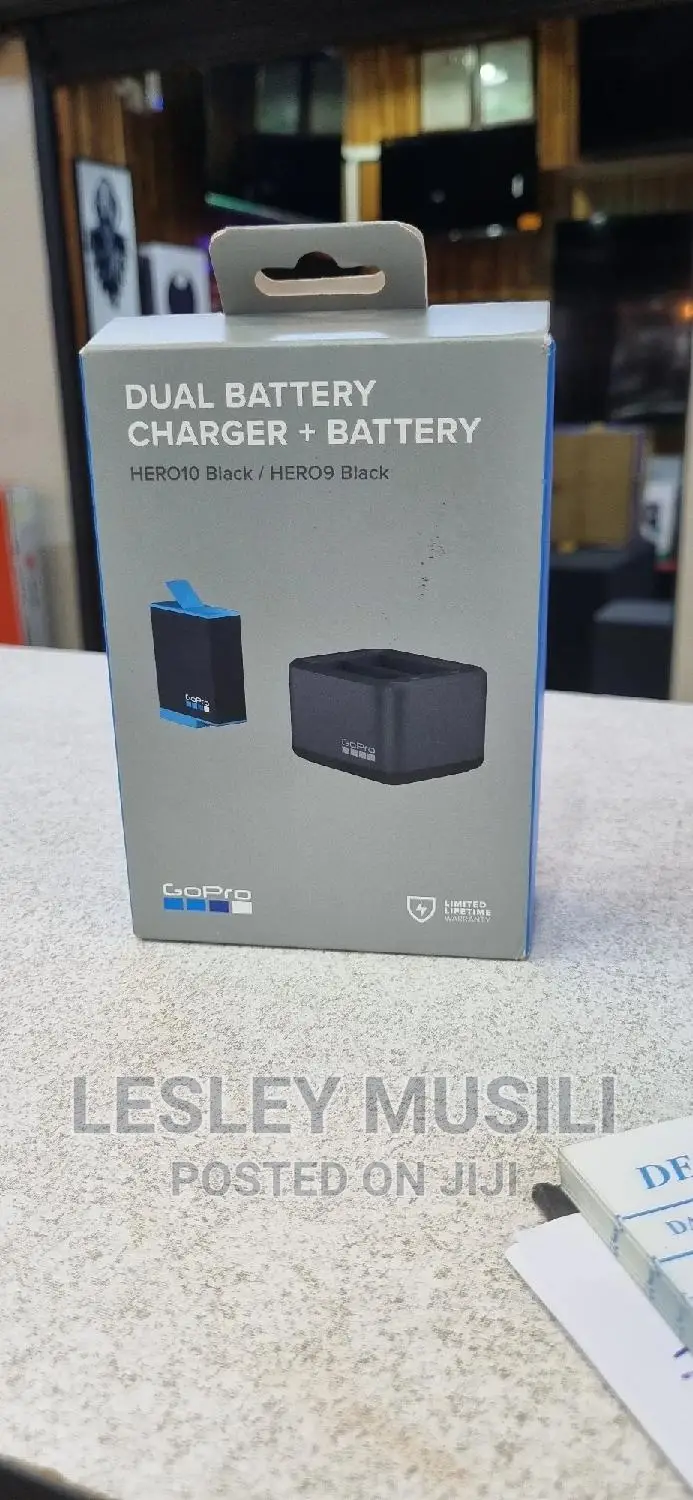 Dual Battery Charger + Battery (HERO10 Black/Hero9 Black) -
