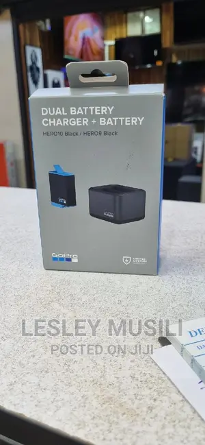 Dual Battery Charger + Battery (HERO10 Black/Hero9 Black) -