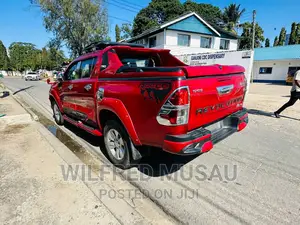 Toyota Hilux 2016 Red