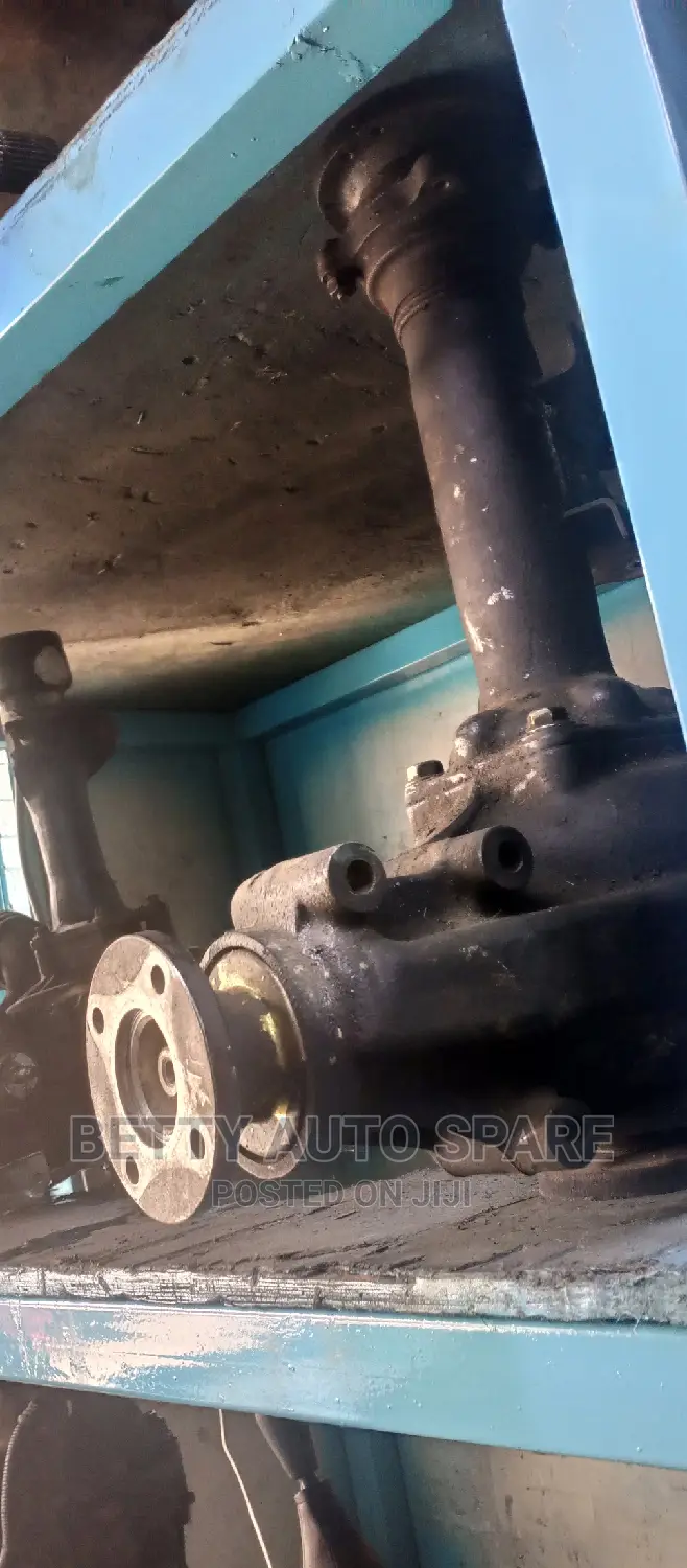 Nissan Hard Body Front Transfer Differential