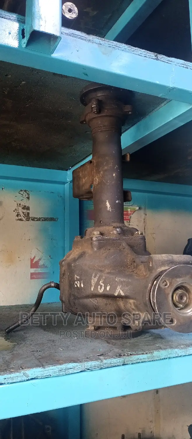 Nissan Hard Body Front Transfer Differential