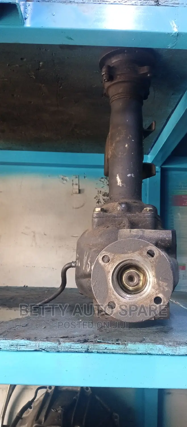 Nissan Hard Body Front Transfer Differential