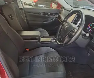 Toyota Crown 2016 Red