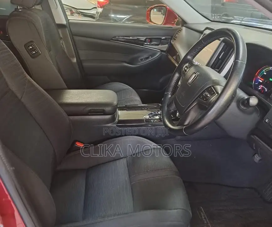 Toyota Crown 2016 Red