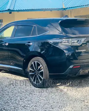 Toyota Harrier 2.0 4WD 2016 Black