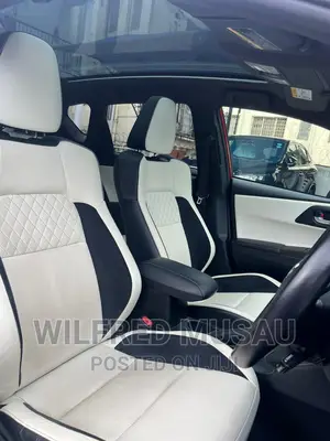 Toyota Auris 2016 Red
