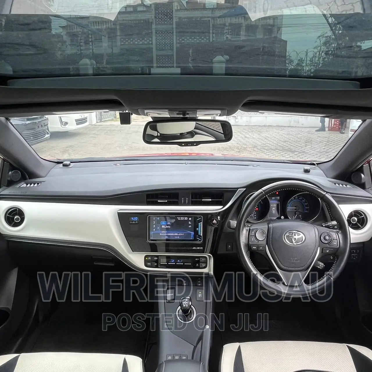 Toyota Auris 2016 Red