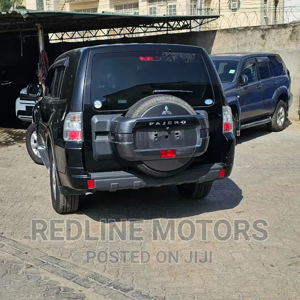 Mitsubishi Pajero V90 2.8 GL 2016 Black