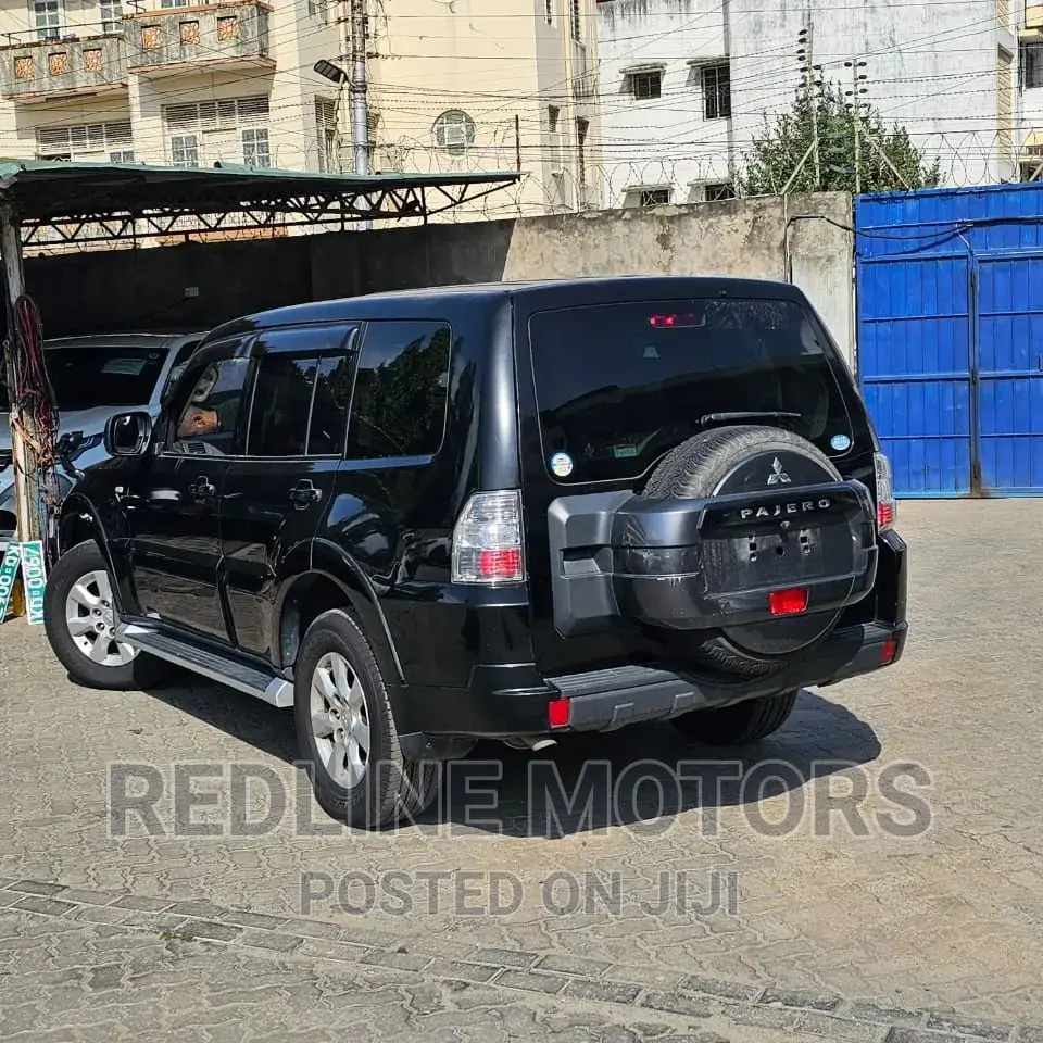 Mitsubishi Pajero V90 2.8 GL 2016 Black