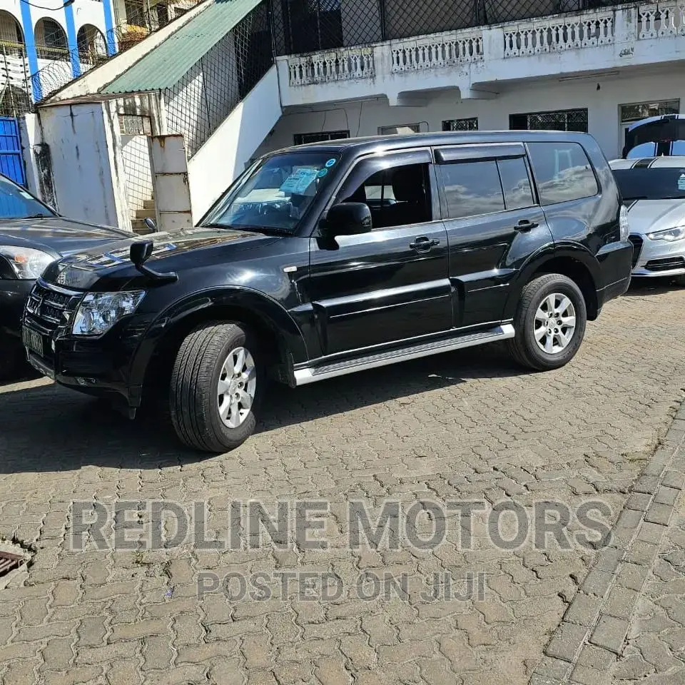 Mitsubishi Pajero V90 2.8 GL 2016 Black