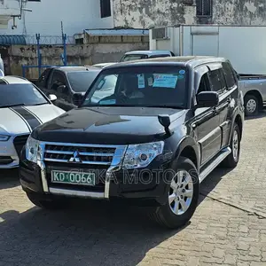 Mitsubishi Pajero V90 2.8 GL 2016 Black