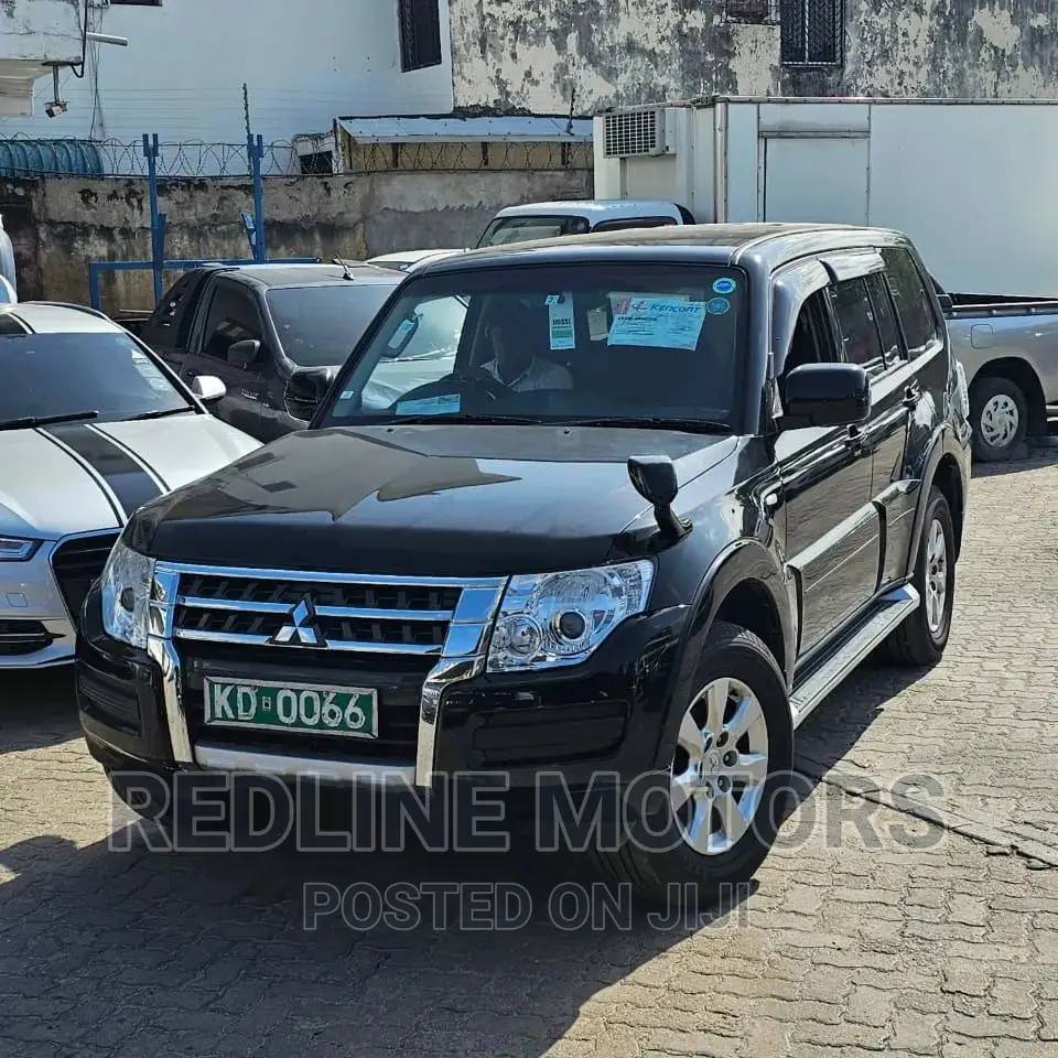 Mitsubishi Pajero V90 2.8 GL 2016 Black