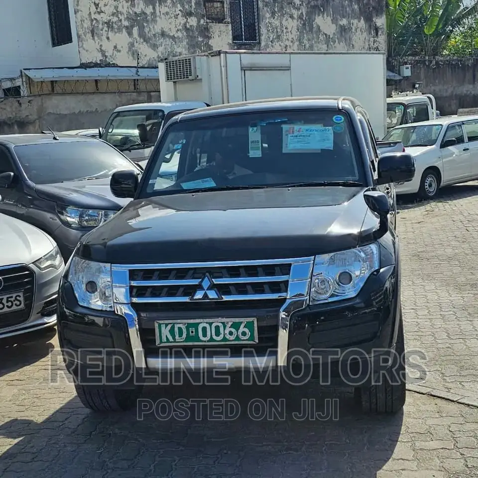 Mitsubishi Pajero V90 2.8 GL 2016 Black