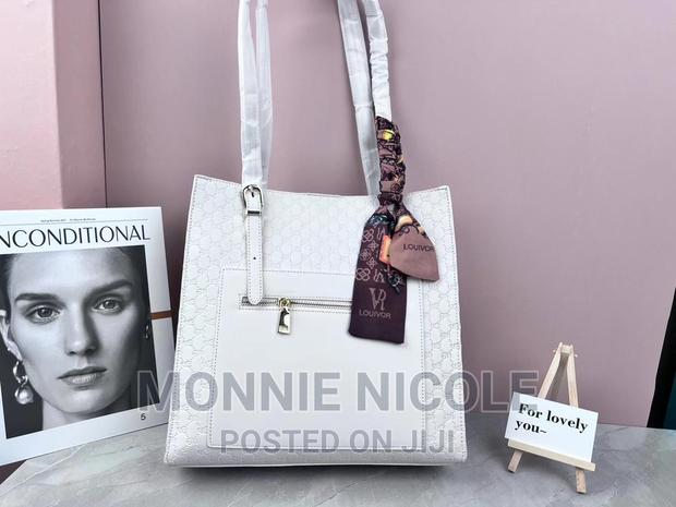 Designer Fendi Women Bag - thumbnail 3