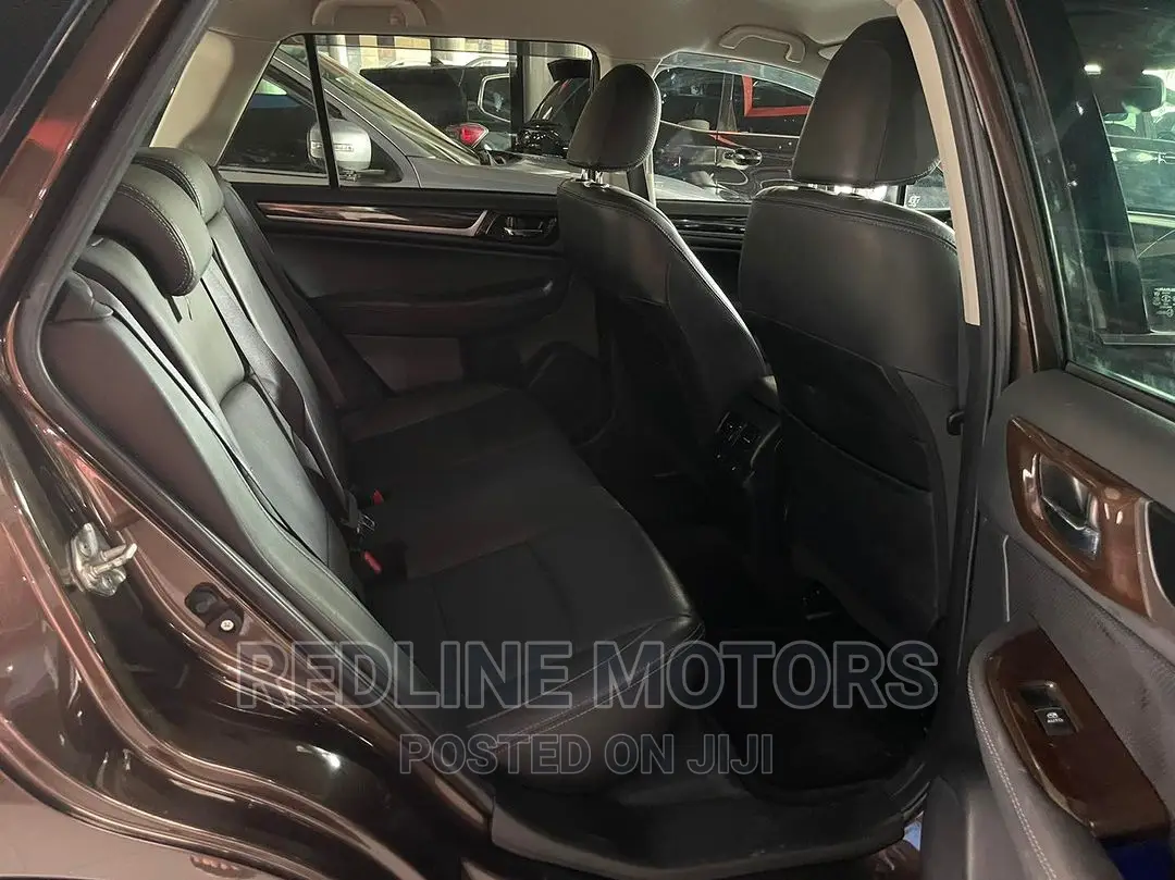 Subaru Outback 2.5i Limited AWD 2017 Brown