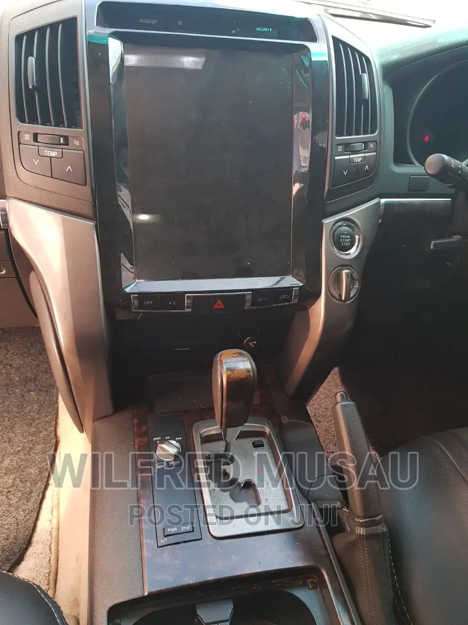 Toyota Land Cruiser 2012 Red