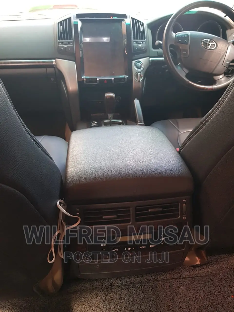 Toyota Land Cruiser 2012 Red