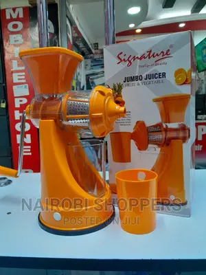 Signature Manual Juicer