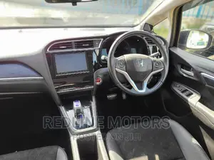 Honda Shuttle 1.5 Hybrid 4WD 2016 Black