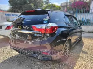 Honda Shuttle 1.5 Hybrid 4WD 2016 Black
