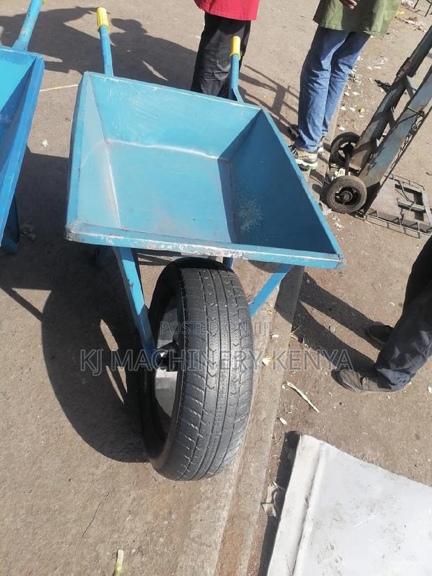 Good Quality Wheelbarrows - thumbnail 2