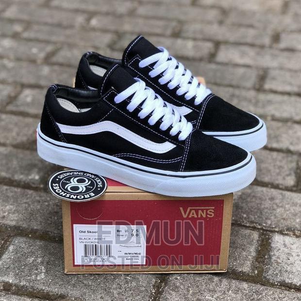Classic Old Skool Skater Vans - thumbnail 2
