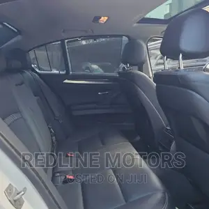 BMW 528i 2016 Pearl